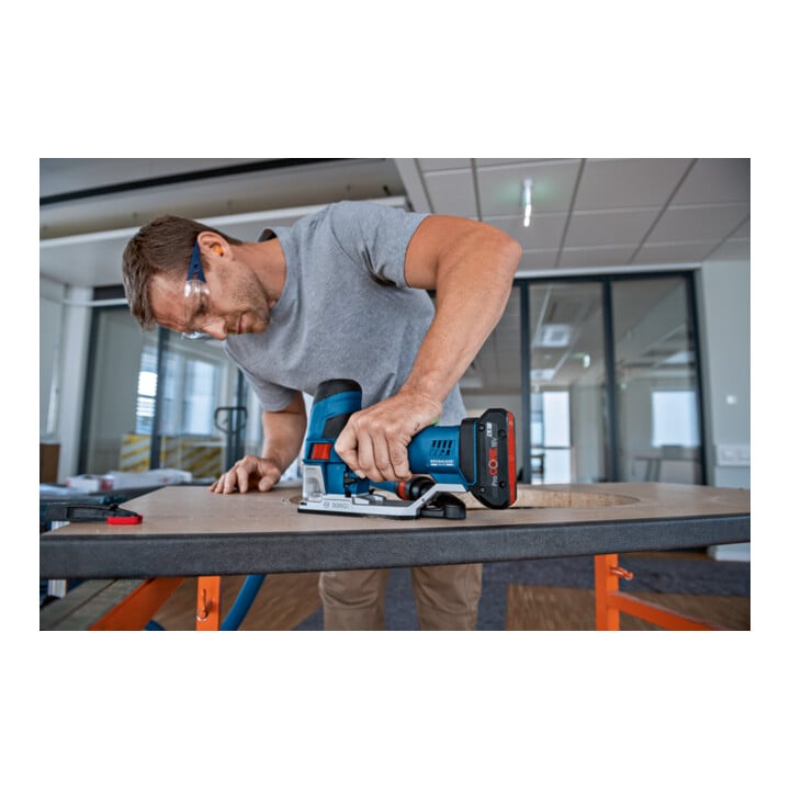 Bosch Akku-Stichsäge GST 18V-155 SC