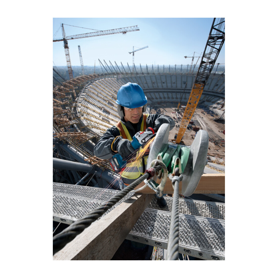 Bosch Akku-Winkelschleifer GWS 18V-10 P, (2x5,0Ah, L)