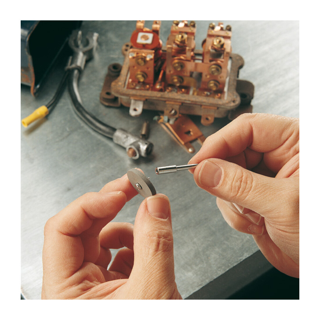 Bosch Aufspanndorn Dremel 402 (3,2-mm-Schaft)