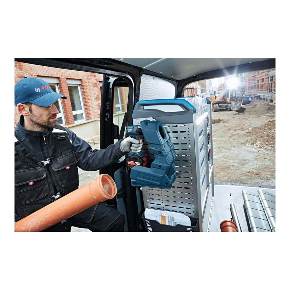 Bosch Autoladegerät GAL 1830 W-DC Wireless Charging und Wireless Charging Holster
