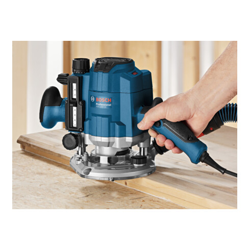 Bosch bovenfrees GOF 1250 CE met L-BOXX