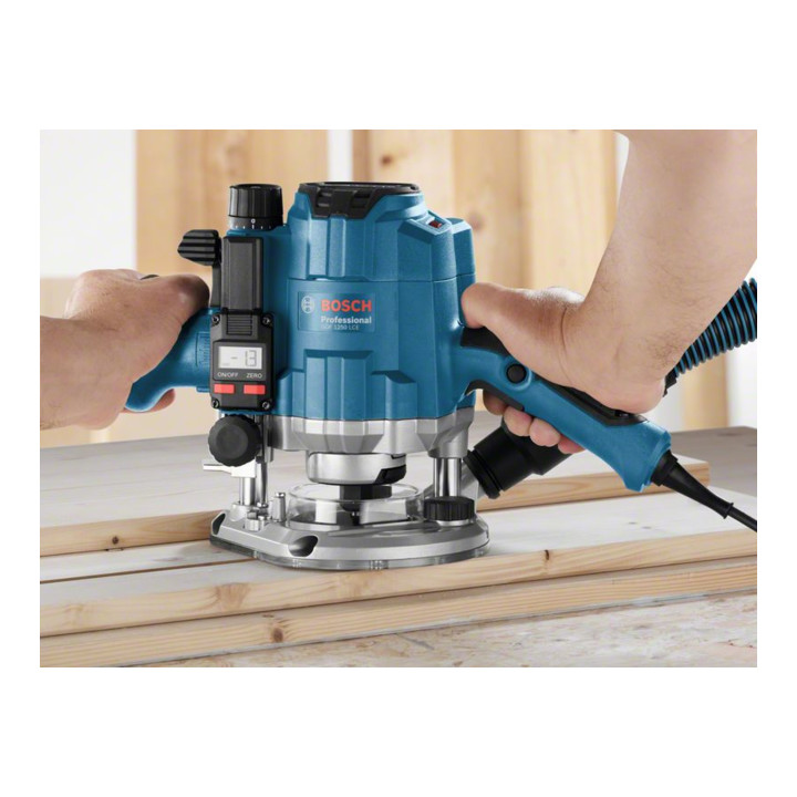 Bosch bovenfrees GOF 1250 LCE