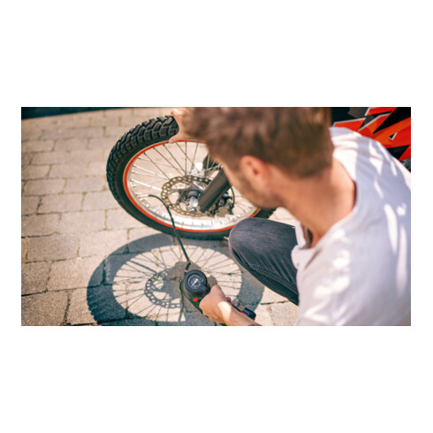 Bosch Combo Kit 18VUniversalImpactDrive+UniversalPump, 1x PBA 18V 2.0Ah+PBA 18V 4.0Ah