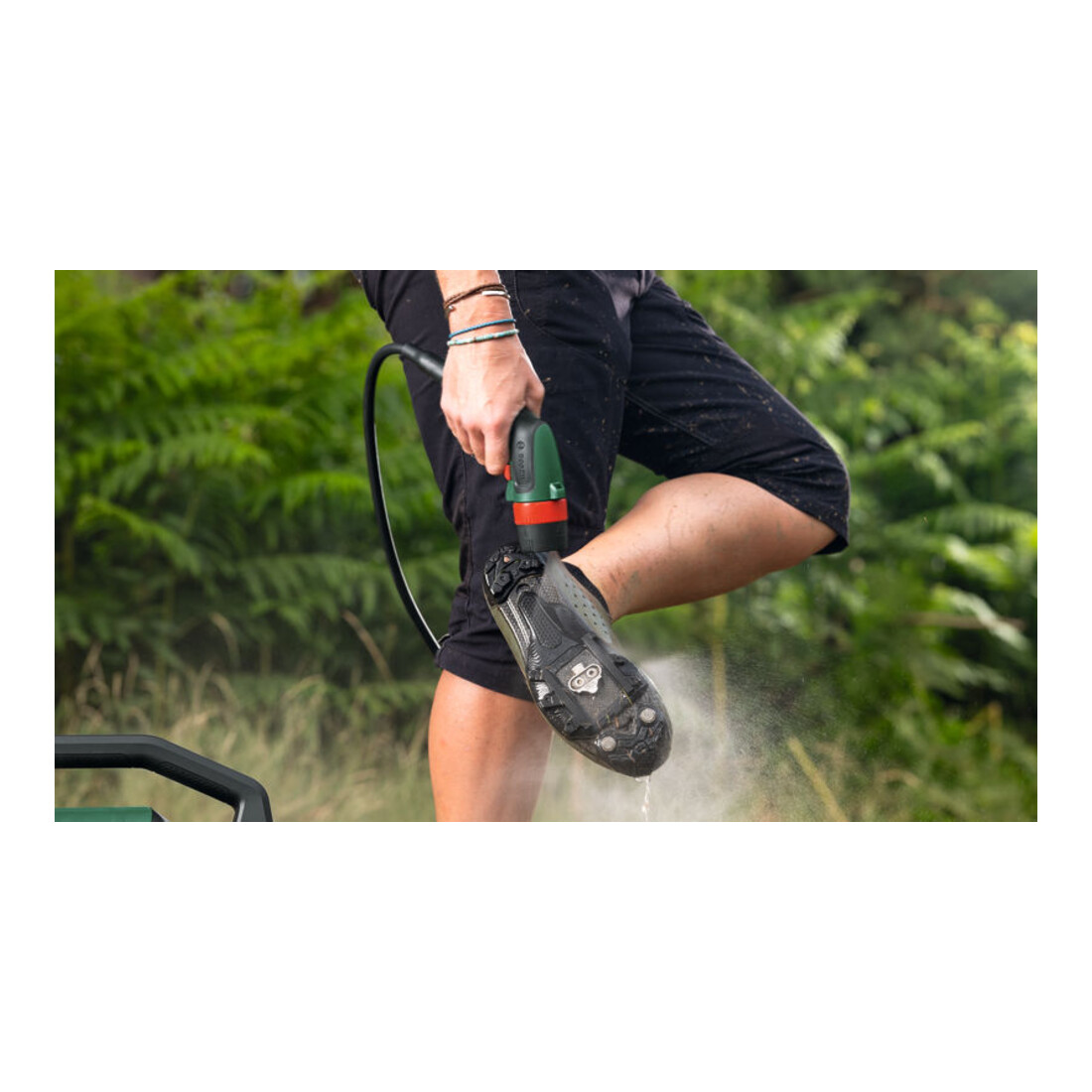 Bosch Dispositivo di pulizia a batteria per esterni Fontus 18V-6 con pacco batteria