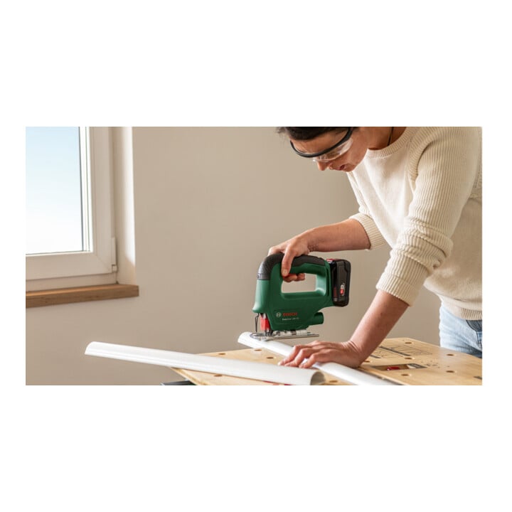 Bosch EasySaw 18V-70 accu decoupeerzaag