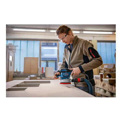 Bosch excentrische schuurmachine GEX 40-150 met 1 x Multi Hole schuurblad C470