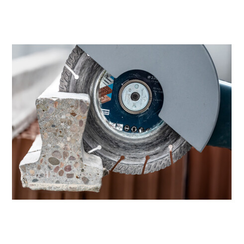 Bosch EXPERT MultiMaterial Diamanttrennscheiben 125 x 22,23 x 2,2 x 12mm für Winkelschleifer mit X-LOCK und mit Spannmutter
