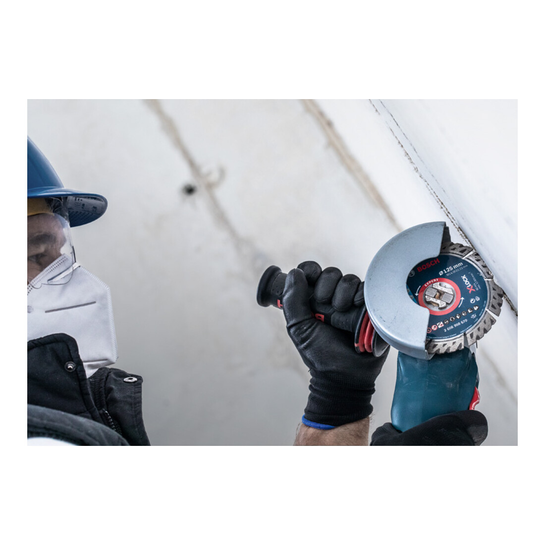 Bosch EXPERT MultiMaterial X-LOCK Diamanttrennscheiben 125 x 22,23 x 2,4 x 12mm für Winkelschleifer mit X-LOCK und mit Spannmutter