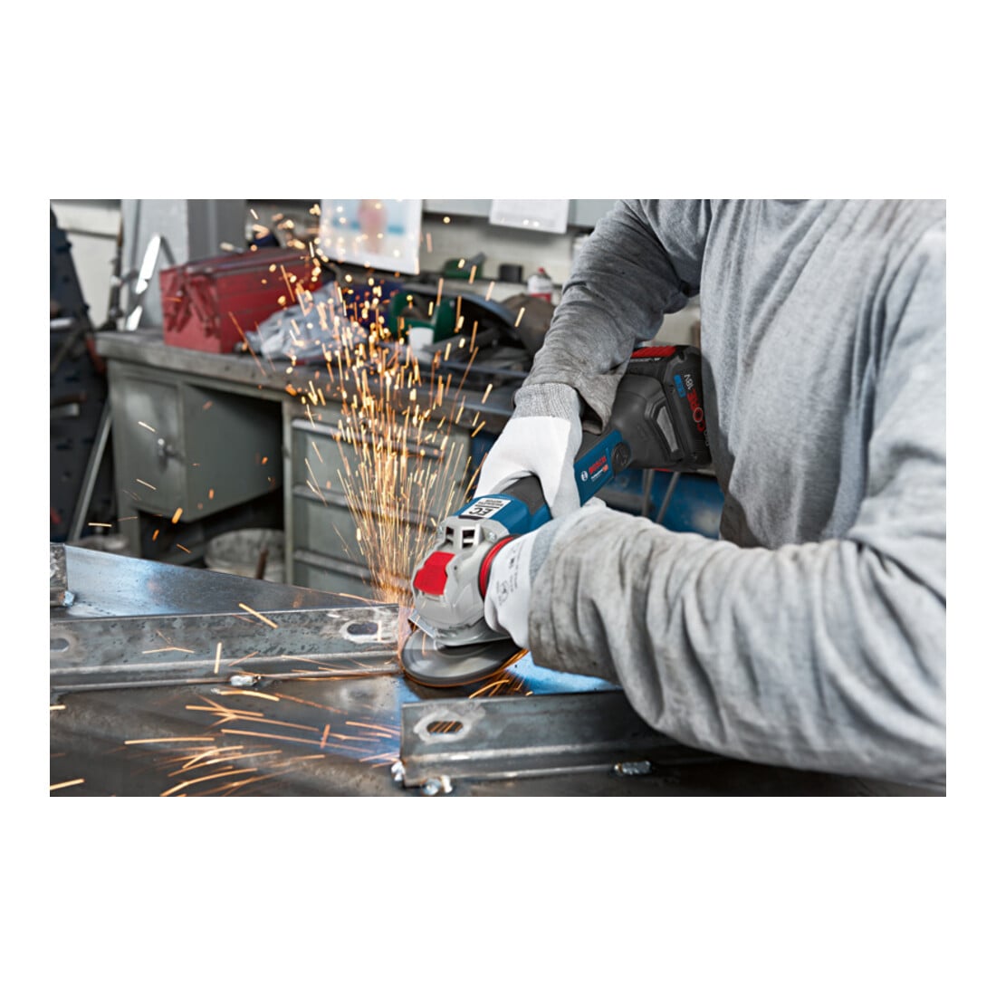 Bosch haakse accuslijpmachine GWX 18V-10 met X-LOCK, soloversie, L-BOXX