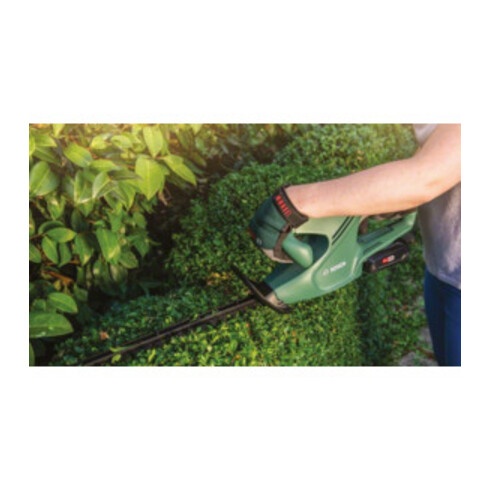 Bosch Heckenschere EasyHedgeCut 18-45 mit 1x Akkupack, Ladegerät,Messerabdeckung