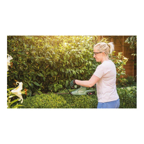 Bosch Heckenschere EasyHedgeCut 18-45 mit Messerabdeckung