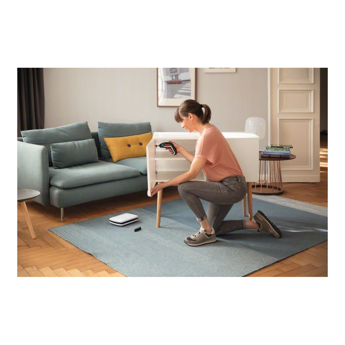 Bosch IXO accuschroevendraaier, met 32-delige schroevendraaierbitset, micro USB lader,