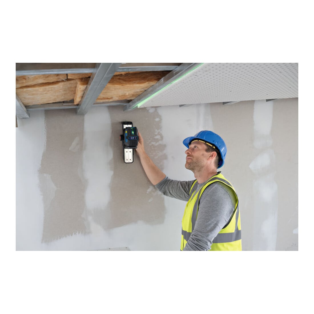 Bosch Kombilaser GCL 12V-50-22 CG avec 1 x batterie GBA 12V 2.0Ah dans L-BOXX
