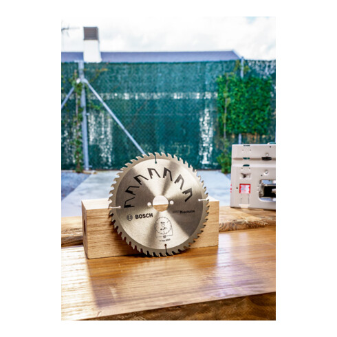 Bosch Lame de scie circulaire PRECISION D= 210 mm, Alésage= 30 mm, Z= 24