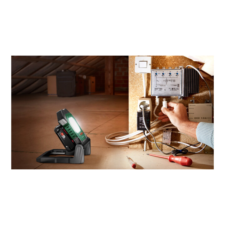 Bosch Lampe de travail LED sans fil 18V-2100 - sans batterie ni chargeur