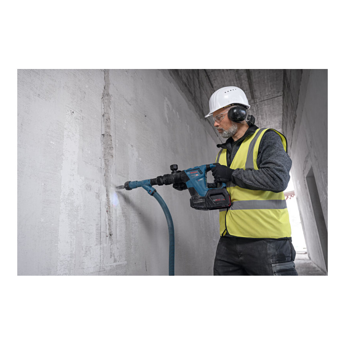 Bosch Marteau perforateur sans fil SDS max GSH 18V-5 dans XL-BOXX