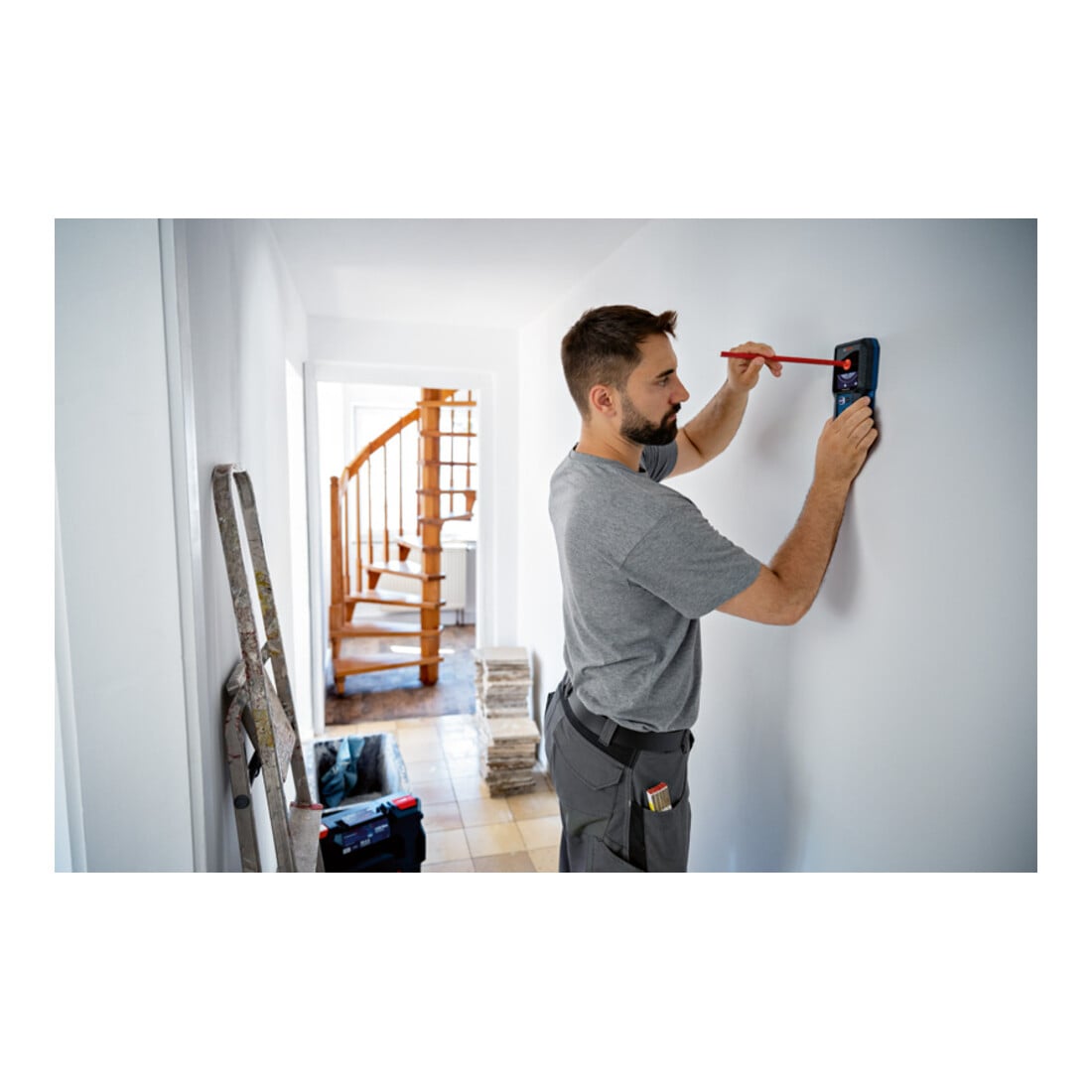 Bosch Ortungsgerät GMS 120-27 mit Tasche; 2 x 1,5 V LR6-Batterie (AA)