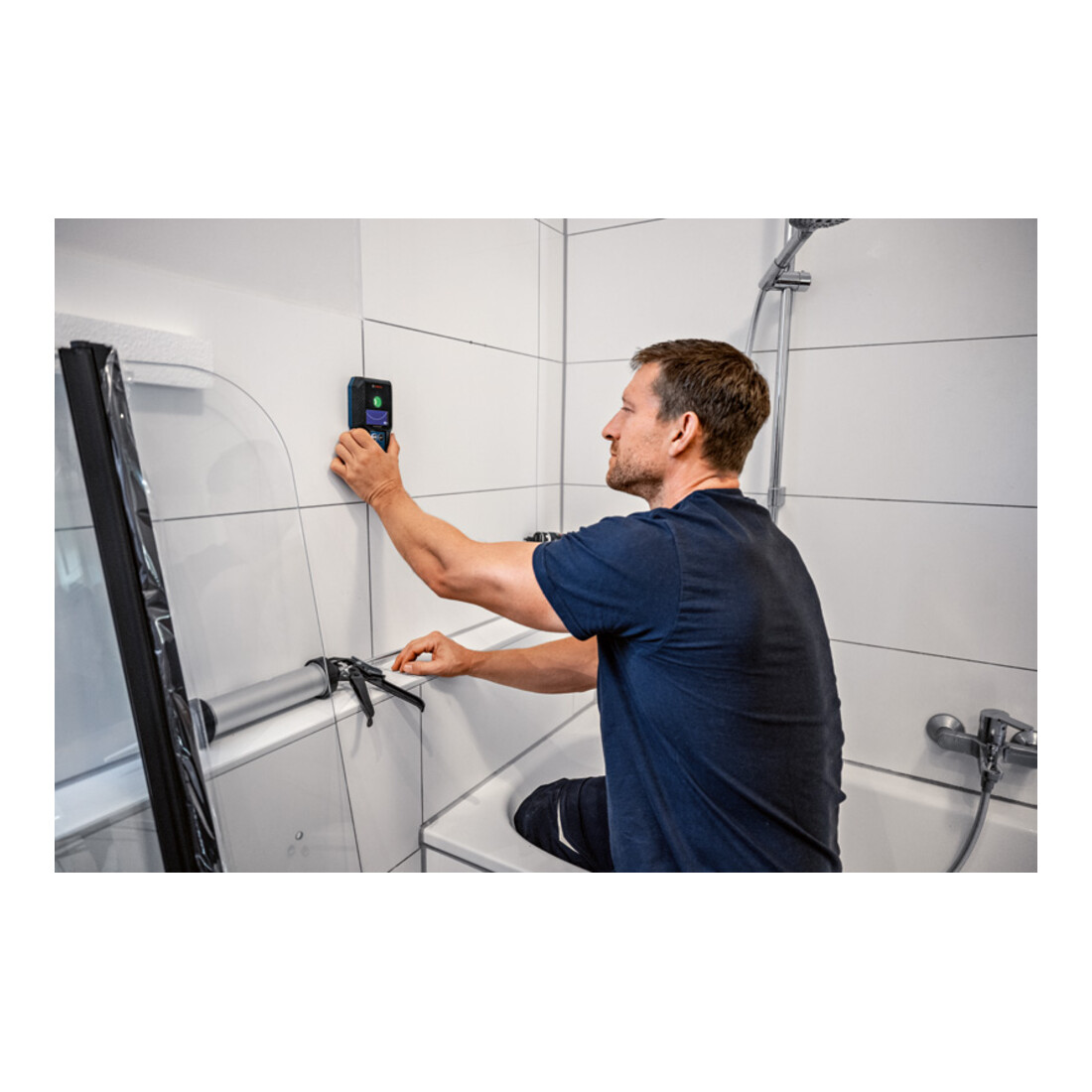 Bosch Ortungsgerät GMS 120-27 mit Tasche; 2 x 1,5 V LR6-Batterie (AA)