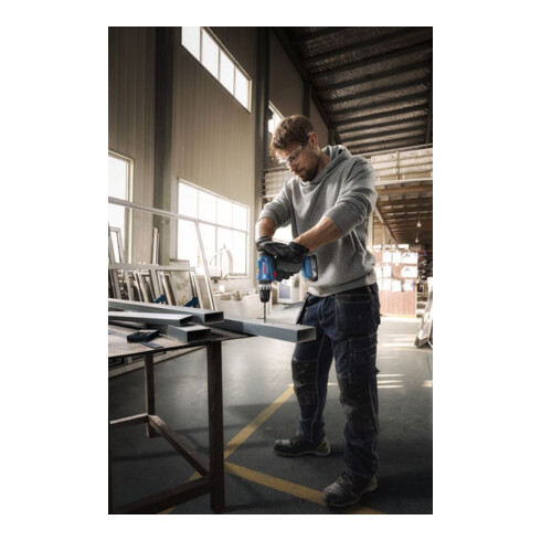 Bosch Perceuse-visseuse à percussion sans fil GSB 18V-25, 2 x batterie GBA 18V 2.0Ah dans L-BOXX
