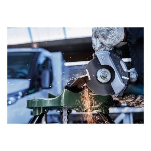 Bosch Trennscheibe Expert for Metal, gekröpft