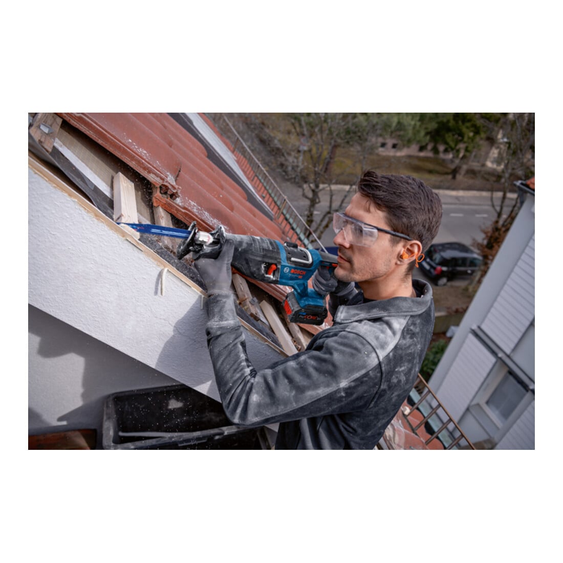 Bosch Sega a gattuccio a batteria GSA 18V-28 con L-BOXX