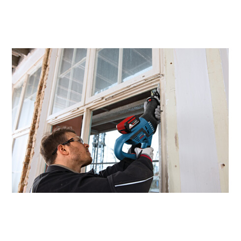 Bosch Sega frontale a batteria GSA 18 V-32 Solo Version
