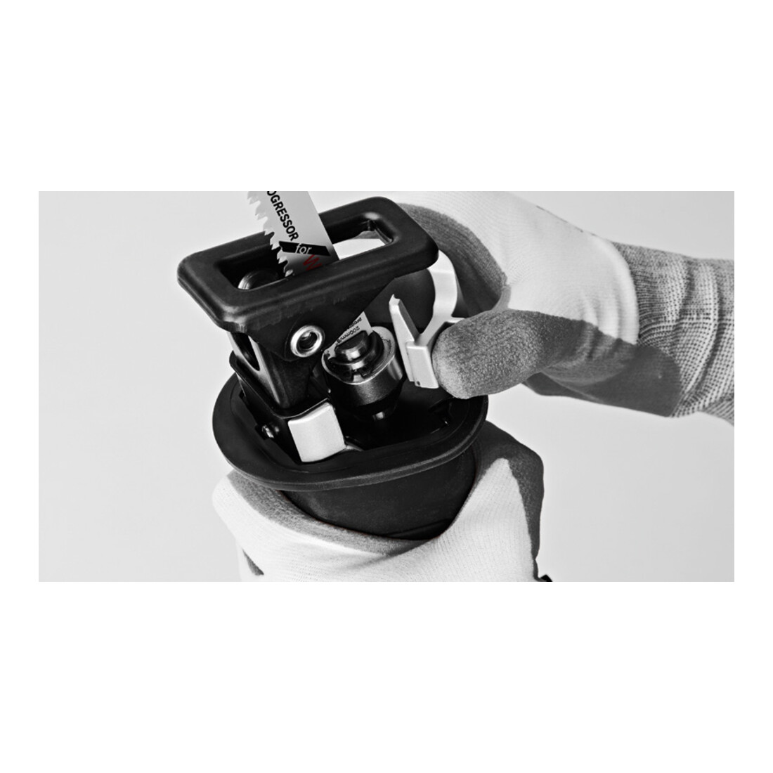 Bosch Sega frontale a batteria GSA 18 V-32 Solo Version