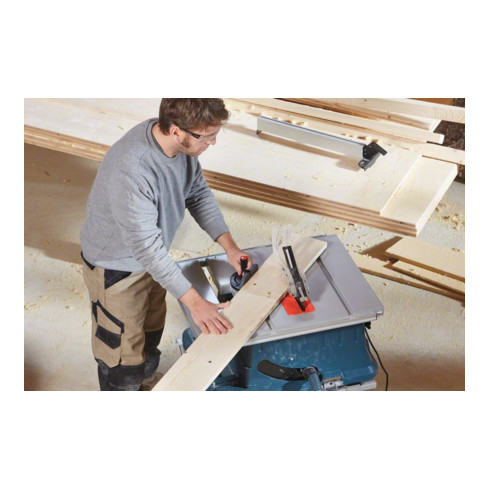 Bosch tafelcirkelzaag GTS 635-216 en werktafel GTA 560