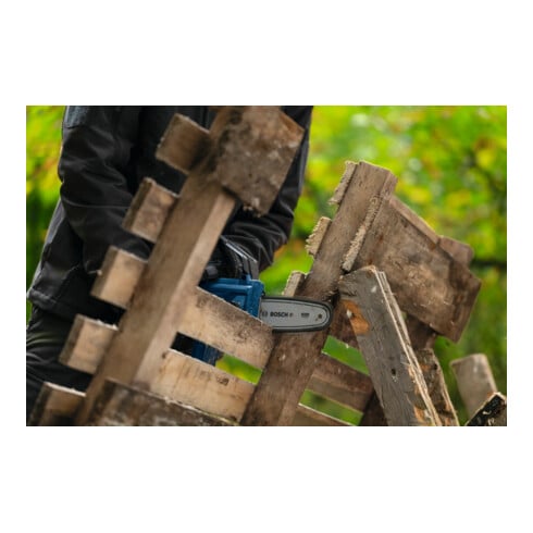 Bosch Taille-haie sur perche sans fil GKE 18V-15