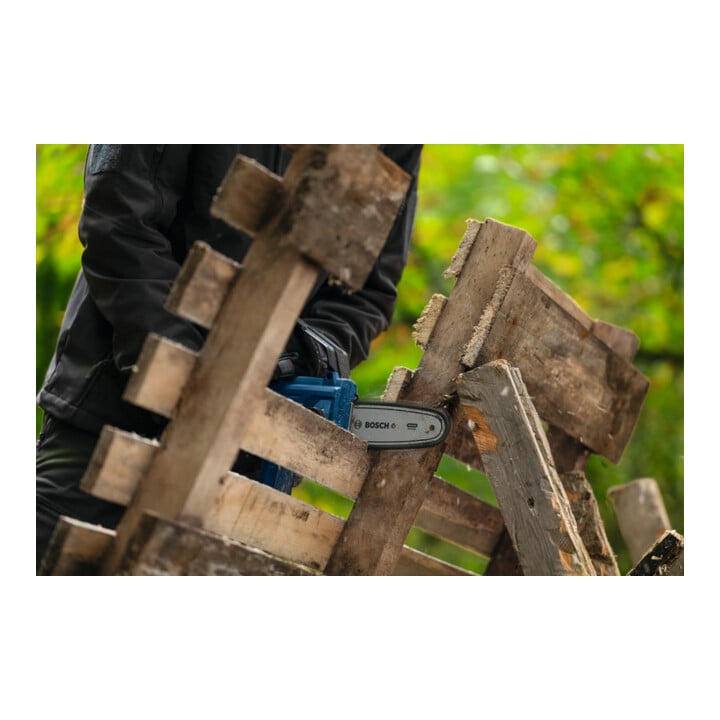 Bosch Taille-haie sur perche sans fil GKE 18V-15