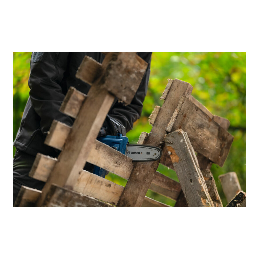 Bosch Taille-haie sur perche sans fil GKE 18V-15