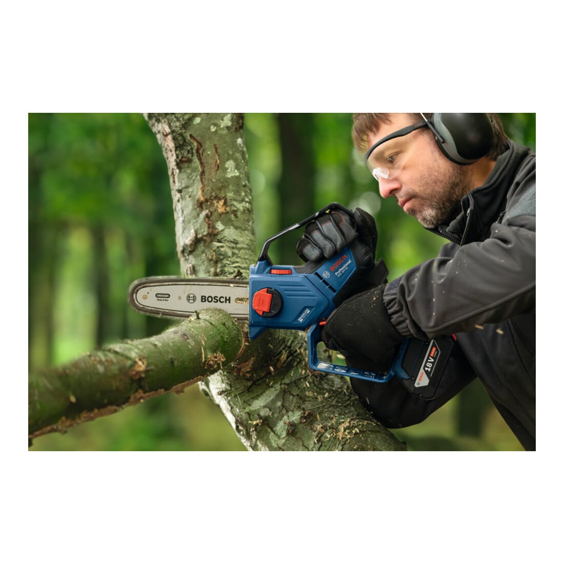 Bosch Taille-haie sur perche sans fil GKE 18V-20