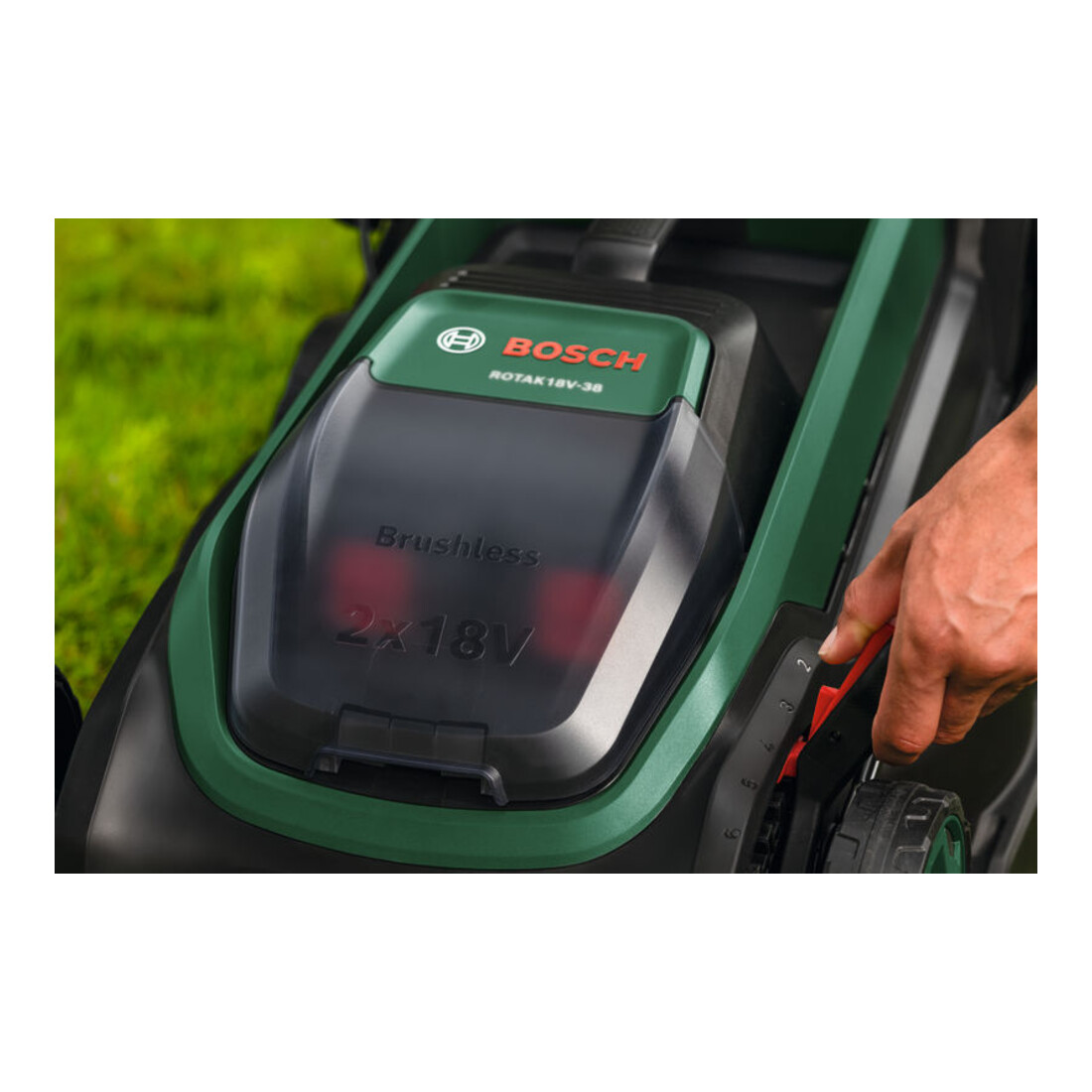 Bosch Tondeuse à gazon sans fil ROTAK18V2-38, 2x batterie PBA 18V 4.0Ah