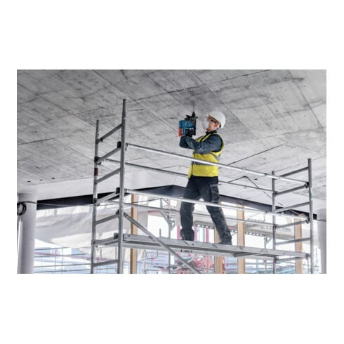 Bosch Trapano a percussione a batteria con SDS plus GBH 18V-24 C, 2 batterie, caricabatterie rapido e L-BOXX