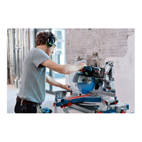 Bosch Troncatrice a batteria BITURBO GCM18V-305 GDC