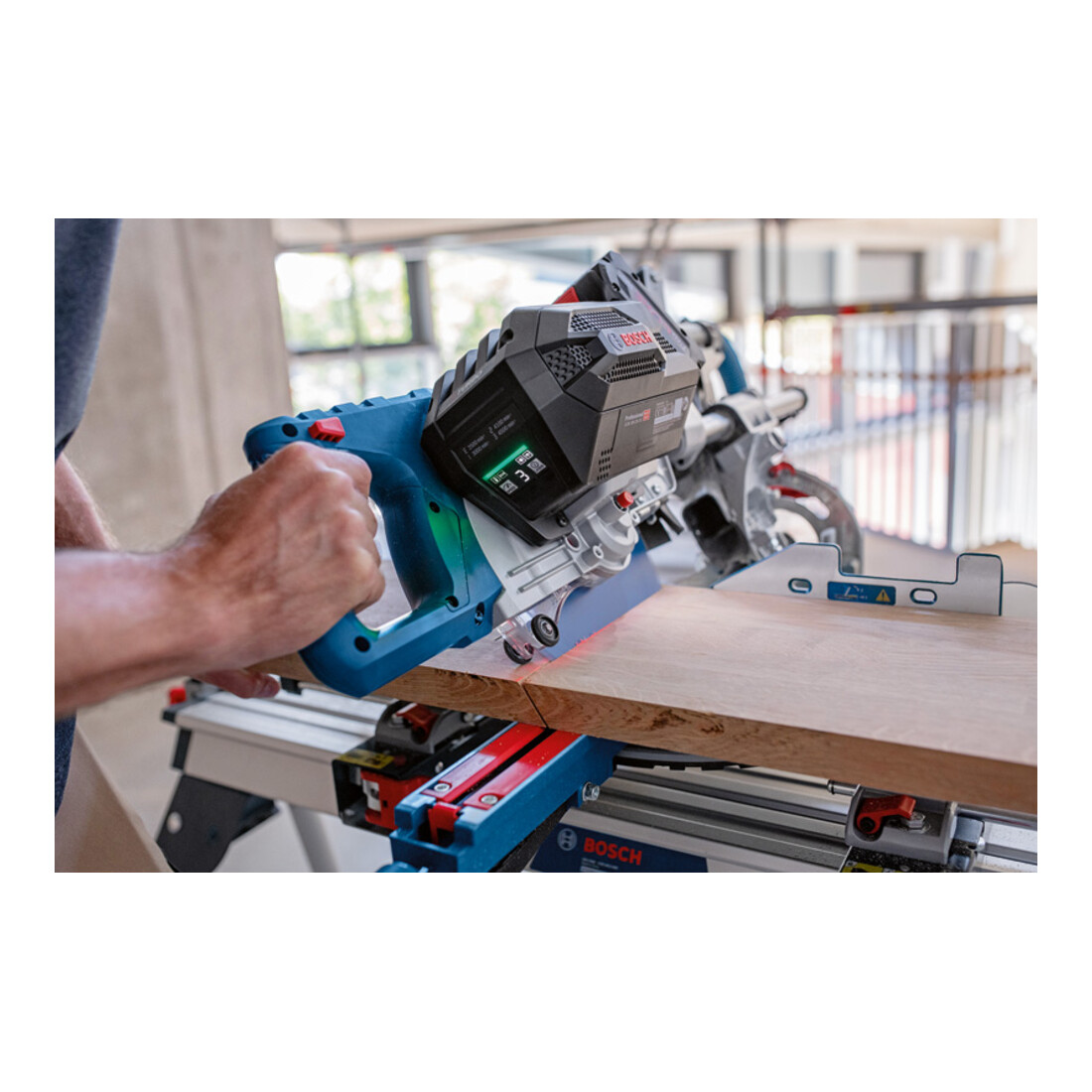 BOSCH Troncatrice BITURBO Batteria, Mod.: GCM18216DC