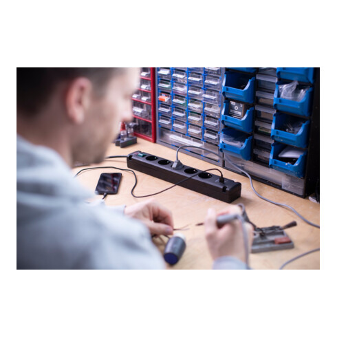 Bremounta Steckdosenleiste mit USB-Ladefunktion 5fach schwarz 3m