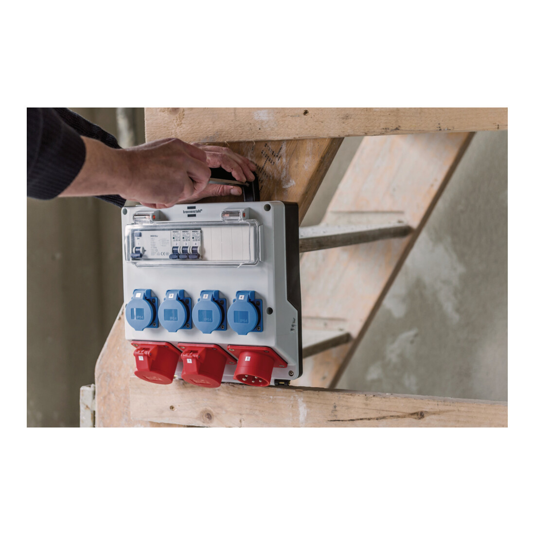 Wandverteiler IP44, 3x LS 230V/16 A, 1xFI 40 A 4-polig 30mA