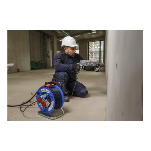 Brennenstuhl Garant CEE IP44 Industrie-/Baustellen-Kabeltrommel (30m Kabel in schwarz, Spezialkunststoff, Baustelleneinsatz und ständiger Einsatz im Außenbereich, Made in Germany)