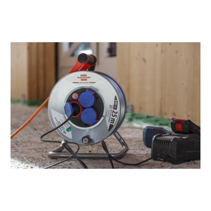 Brennenstuhl Garant S IP44 Kabeltrommel, 25m Kabel in orange