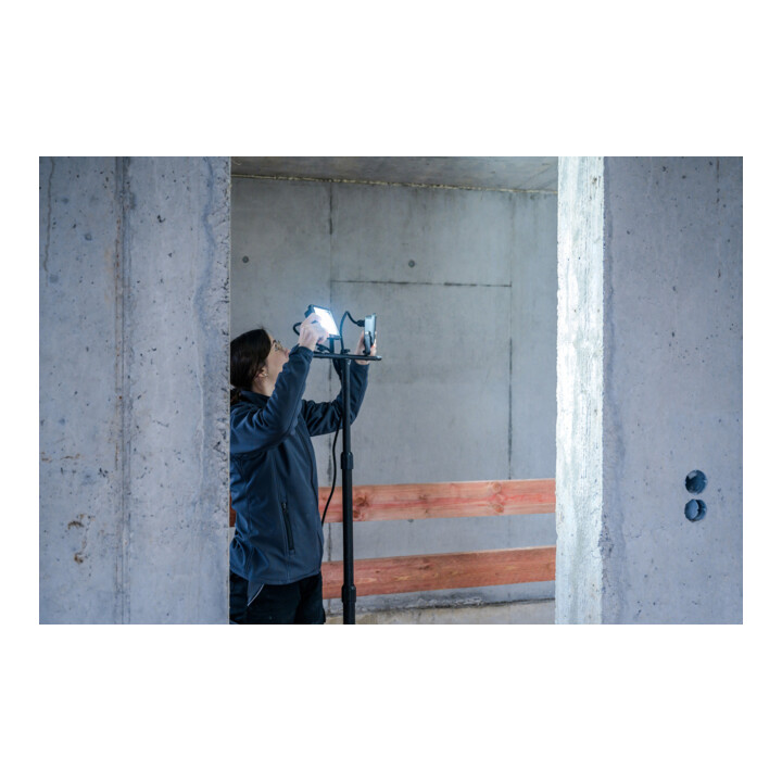 Brennenstuhl LED Statiefstrahler JARO 6060 T (2x20W, 4800lm, 6500K, IP65, LED Werkstrahler met statief en 3m kabel)
