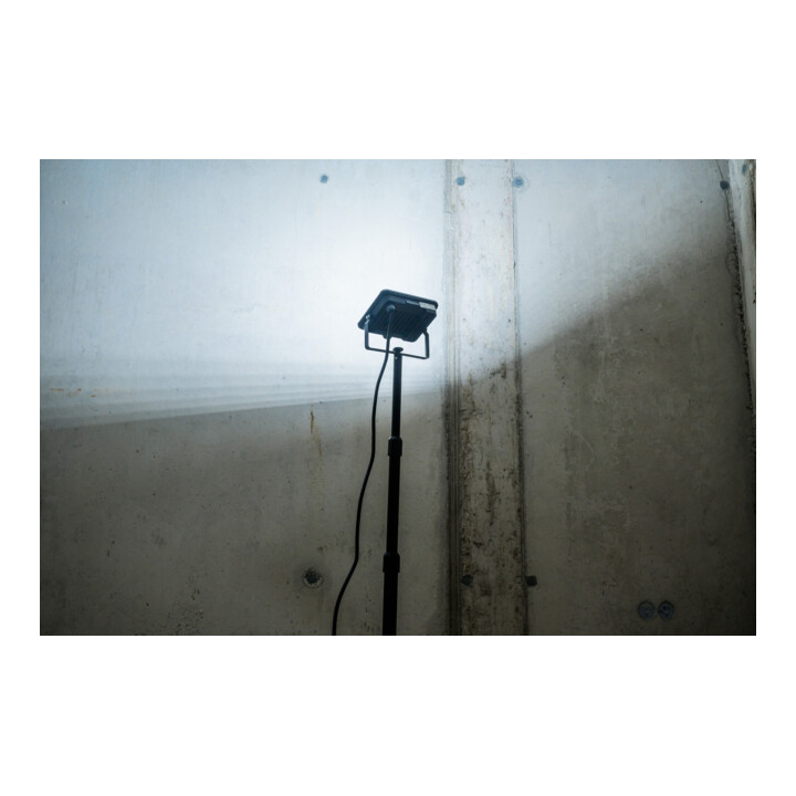 Brennenstuhl LED Stativlamp JARO 7060 T (50W, 5800lm, 6500K, IP65, LED werklamp met statief en 5m kabel)