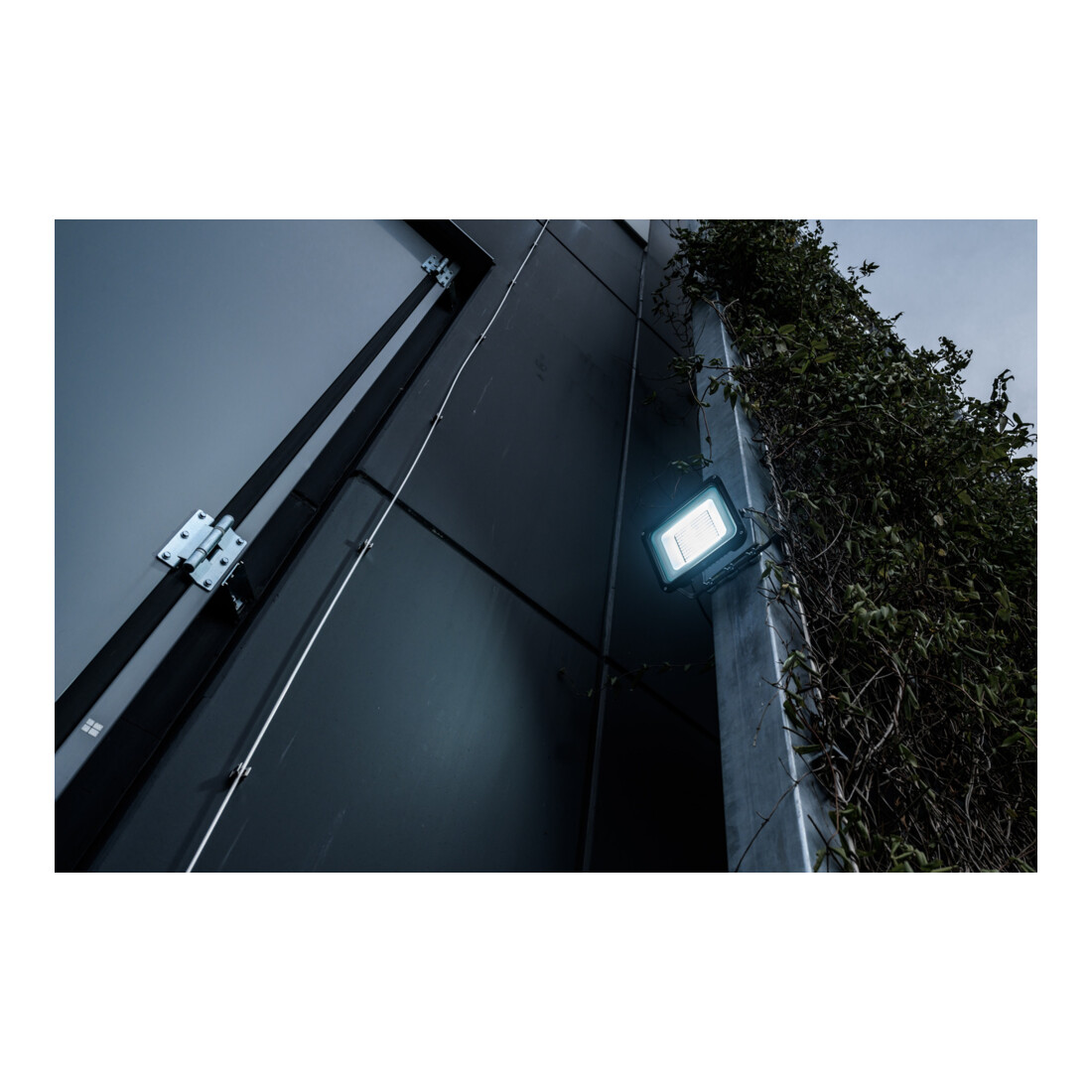 Brennenstuhl LED Strahler JARO 14060 / LED-Leuchte 100W für außen (LED-Außenstrahler zur Wandmontage, LED-Fluter 11500lm aus Aluminium, IP65)