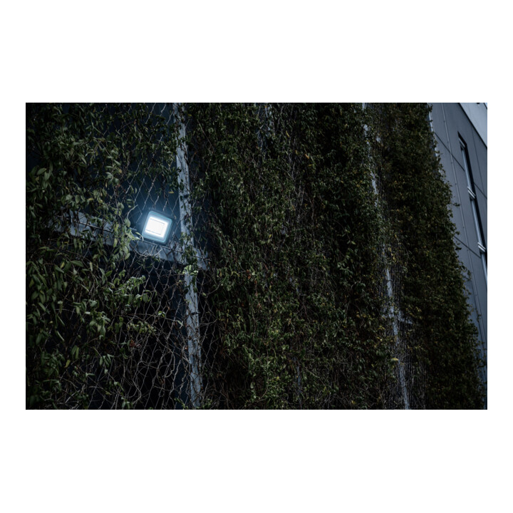 Brennenstuhl LED Strahler JARO 20060 / LED-Leuchte 150W für außen (LED-Außenstrahler zur Wandmontage, LED-Fluter 17500lm aus Aluminium, IP65)