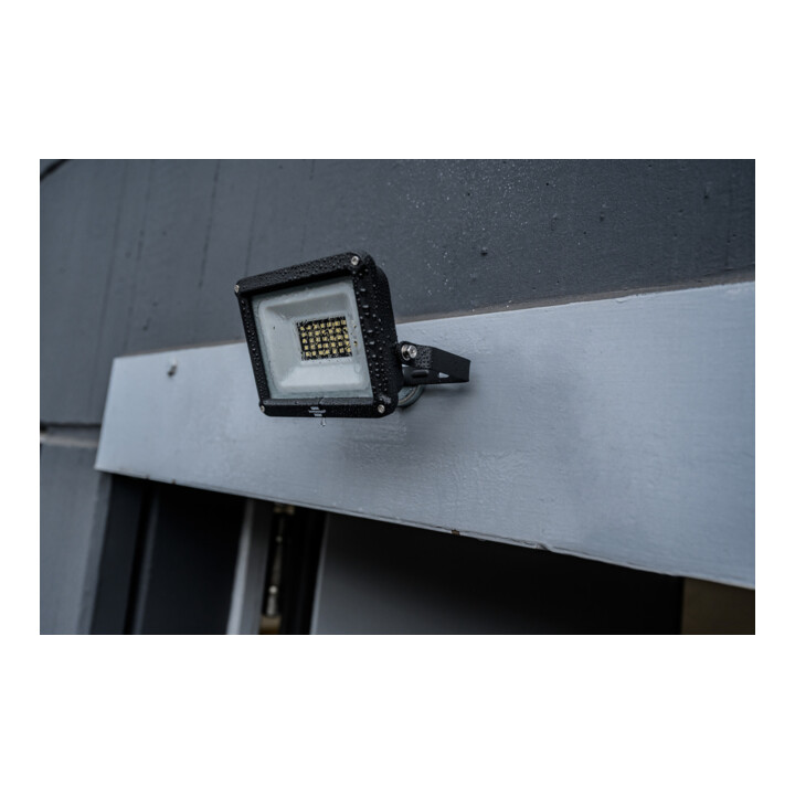 Brennenstuhl LED Strahler JARO 3060 / LED-Leuchte 20W für außen (LED-Außenstrahler zur Wandmontage, LED-Fluter 2300lm aus Aluminium, IP65)