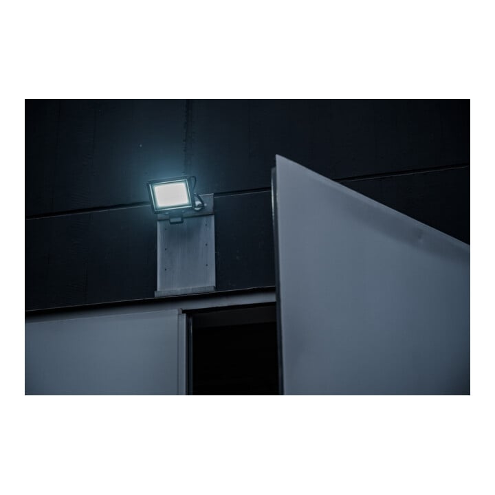 Brennenstuhl LED Strahler JARO 7060 P (LED Wandstrahler für außen IP65, 50W, 5800lm, 6500K, mit Bewegungsmelder und Dämmerungssensor)