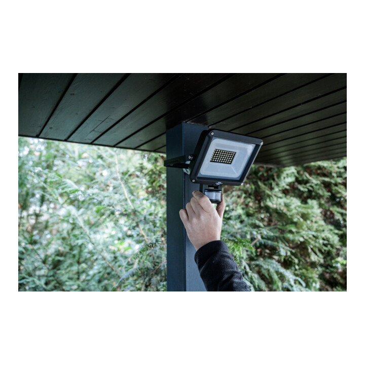 Brennenstuhl LED Straler JARO 4060 P (LED Wandstraler voor buiten IP65, 30W, 3450lm, 6500K, met bewegingsmelder en schemersensor)