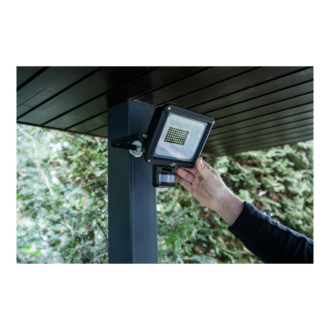 Brennenstuhl LED-straler JARO (LED-wandstraler voor buiten IP65, 6500K, met bewegings- en schemersensor)