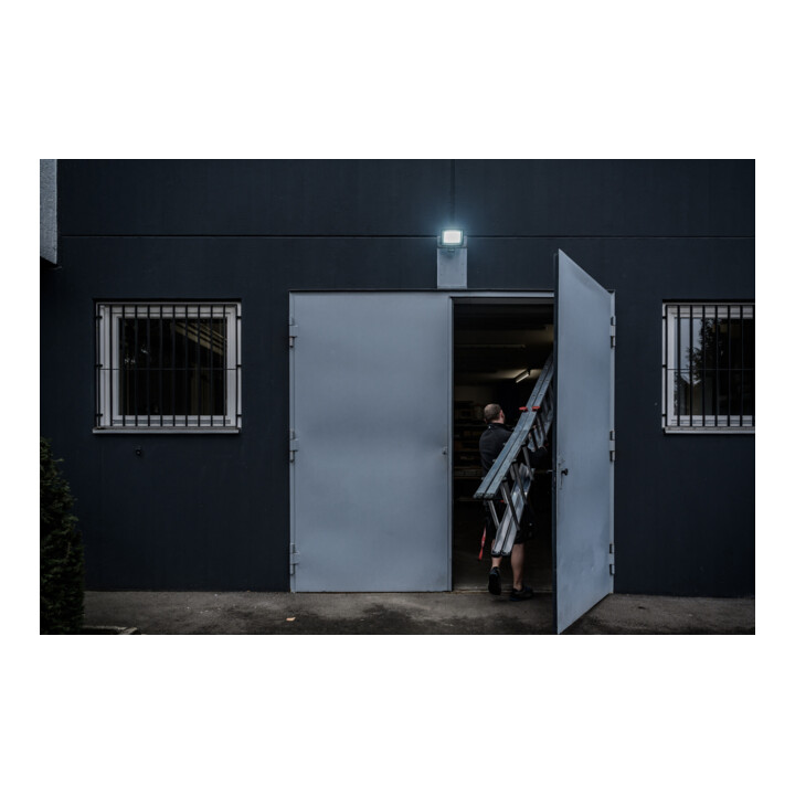 Brennenstuhl LED Straler JARO 7060 P (LED Wandstraler voor buiten IP65, 50W, 5800lm, 6500K, met bewegingsmelder en schemersensor)