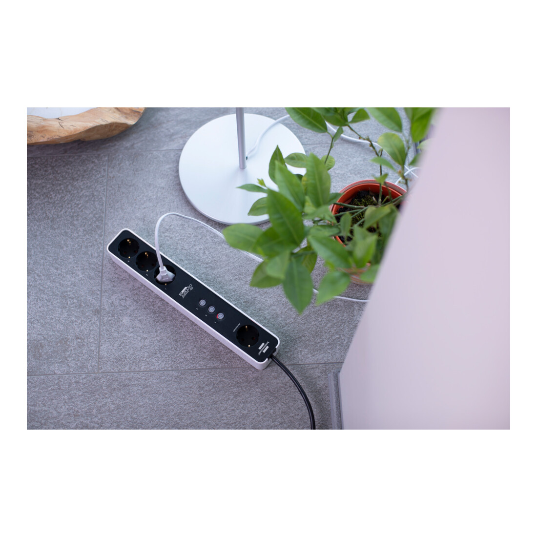 Brennenstuhl Multipresa Connect Ecolor WiFi a 4 vie , bianco/nero 1,5m H05VV-F3G1.5